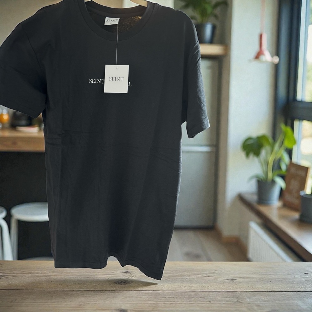 Men's Seint Black T-Shirt sz M